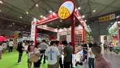 餐飲類展臺(tái)門頭如何設(shè)計(jì)突出產(chǎn)品